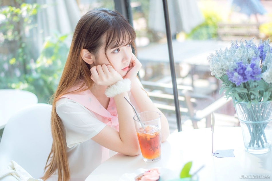 虽然有庞统、法正在背后谋划，但如果没有这种已经逐渐尖锐的矛盾，益州世家不要太贪心，刘璋后来的吃相也不要那么难看，也不至于如今走到今天这众叛亲离的一步。